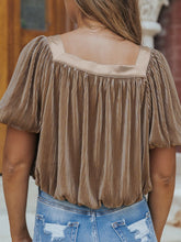 Load image into Gallery viewer, Square Neck Puff Sleeve Top