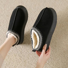 Load image into Gallery viewer, Faux Fur Center-Seam Slippers